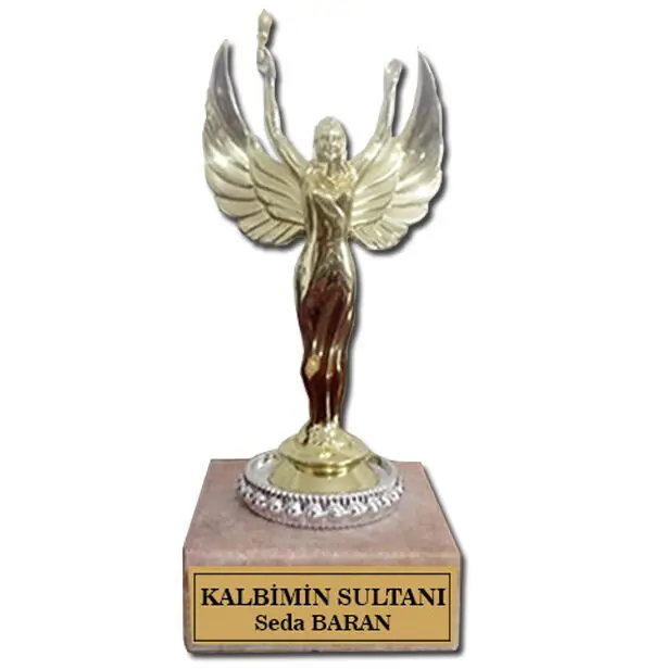 ANNELERE KALBİMİN SULTANI FİGÜRÜ